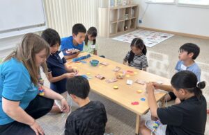 Read more about the article 大盛況のサマースクール！前半の様子をご紹介♪